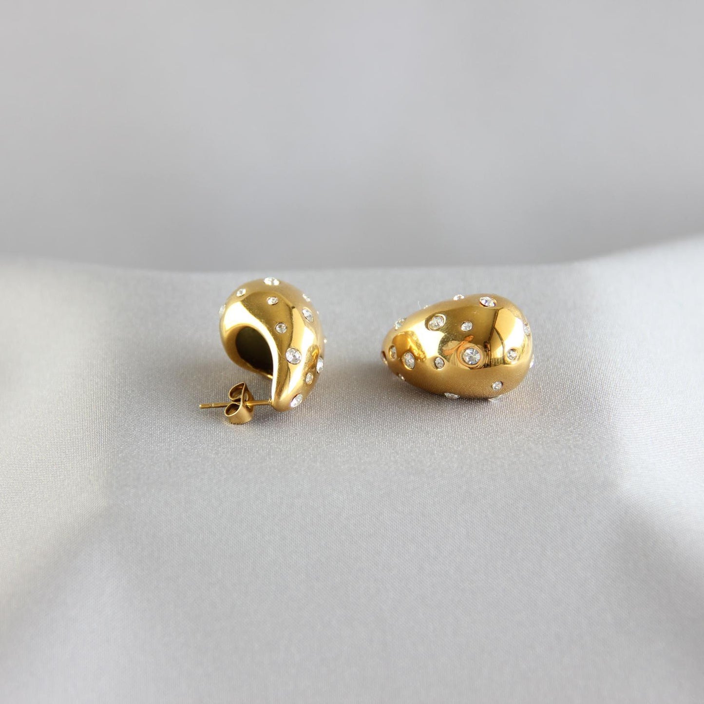 Teardrop Zirconia Stud Earring,18K Gold Modern Chunky Earring, Bold Stud Zirconia Earring,Unique Jewelry Earring,Unique Mother's Day Gifts
