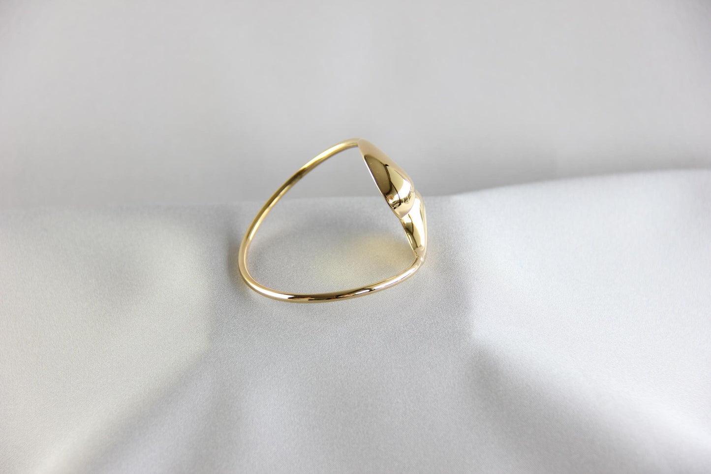 Chunky Modern Cuff Bangle Bracelet, Gold Unique Drop Cuff, Modern Twisted Bangle Bracelet for Women, Gift for Mom, Best Friend Gift for Her