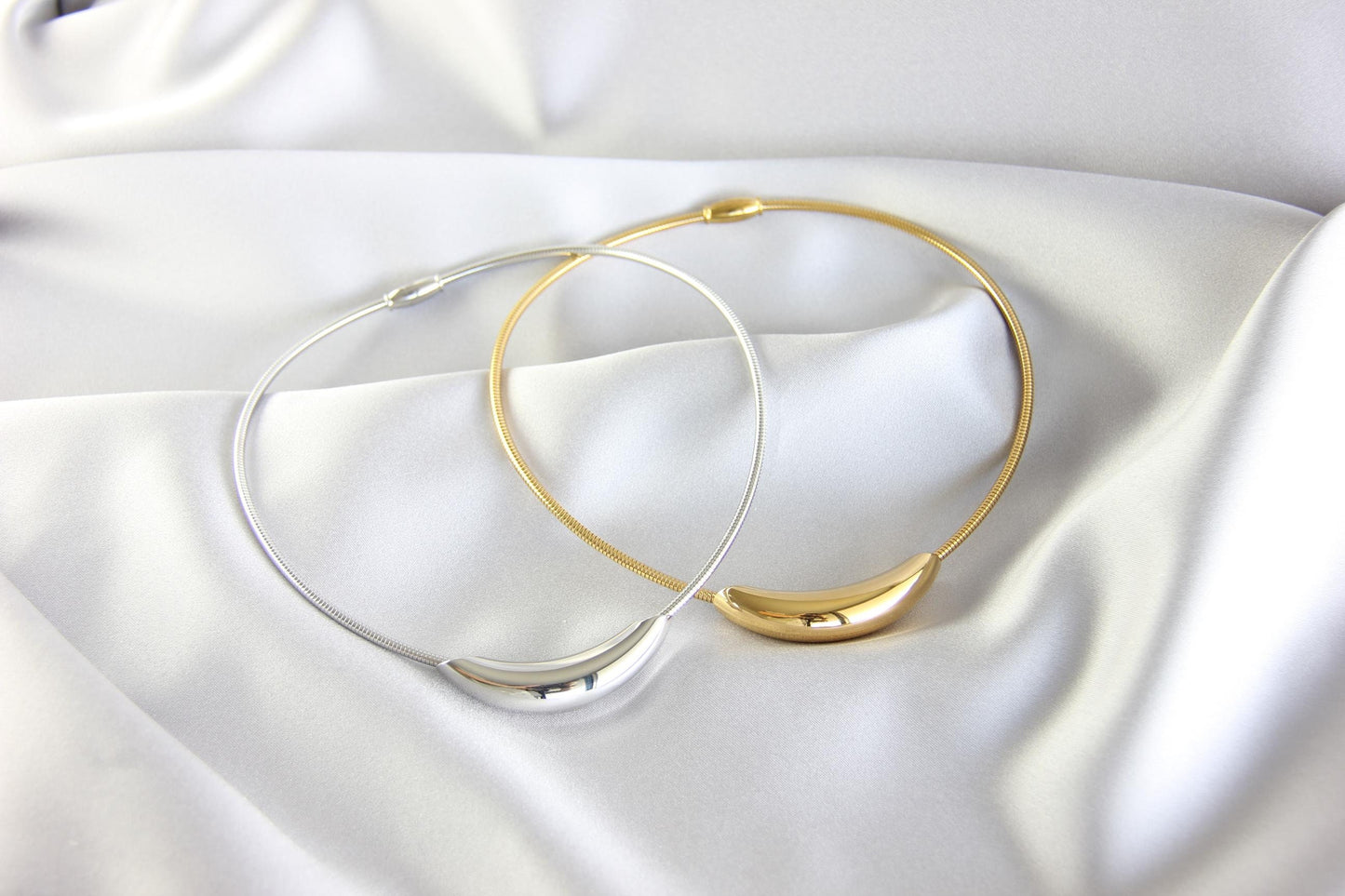 18K Gold Curved Tube Bar Necklace, Chunky Waterproof Thick Choker Necklace, Unique Gold Tunnel Necklace for Women Handmade Jewelry Gift Mom