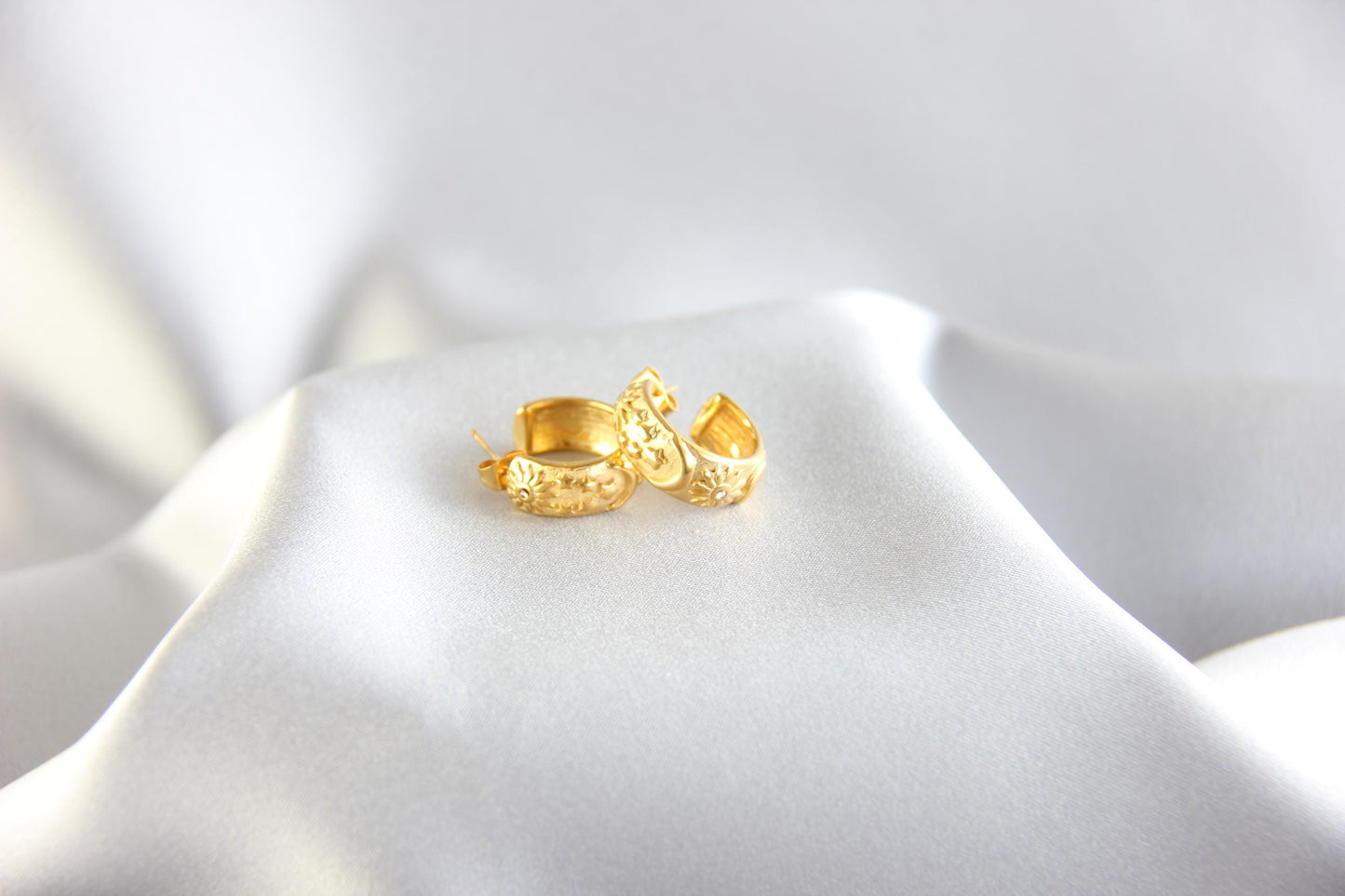Simple modern and sophisticated. These Celestial Minimal Gold Stud Hoops will be the perfect choice for daily use and also for special days. Lightweight, comfortable to wear. The perfect gift for your friend, mom, bridesmaid or even for yourself!
