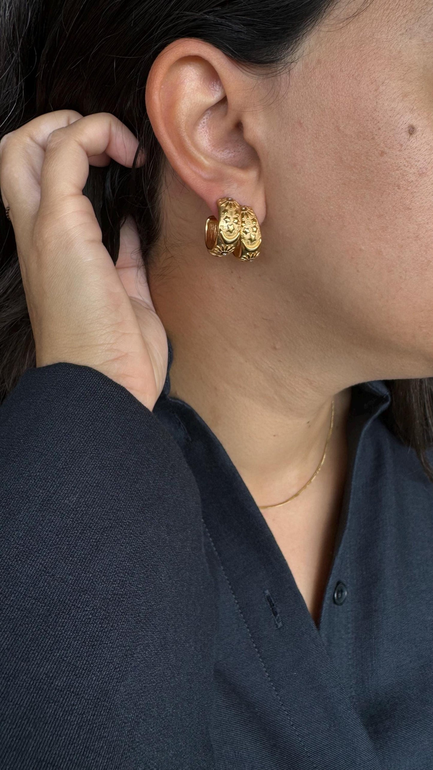 Simple modern and sophisticated. These Celestial Minimal Gold Stud Hoops will be the perfect choice for daily use and also for special days. Lightweight, comfortable to wear. The perfect gift for your friend, mom, bridesmaid or even for yourself!