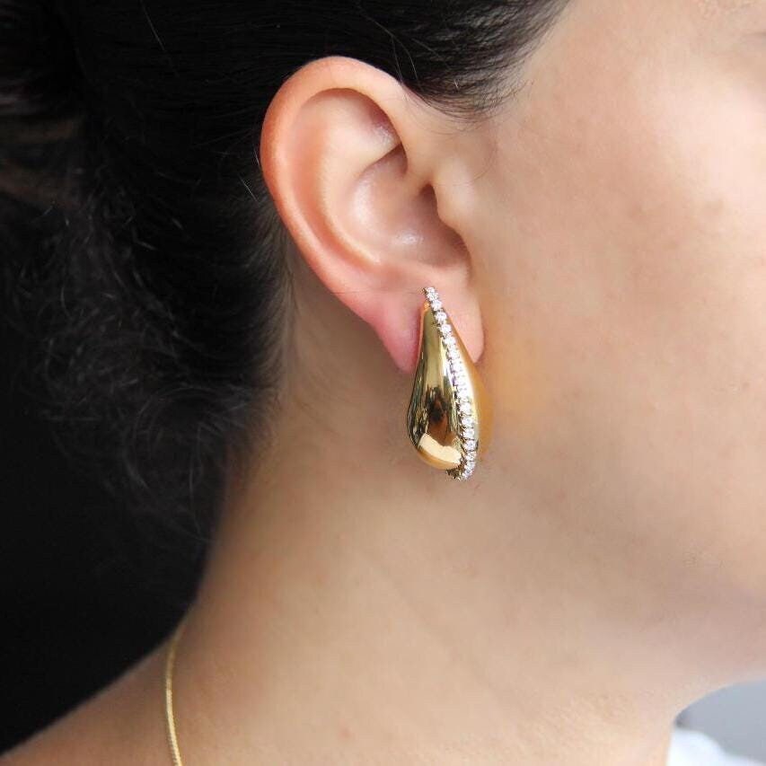Teardrop Zirconia Stud Earring,18K Gold Modern Chunky Earring, Bold Stud Zirconia Earring,Unique Jewelry Earring,Gift for Mom,Gift for Her