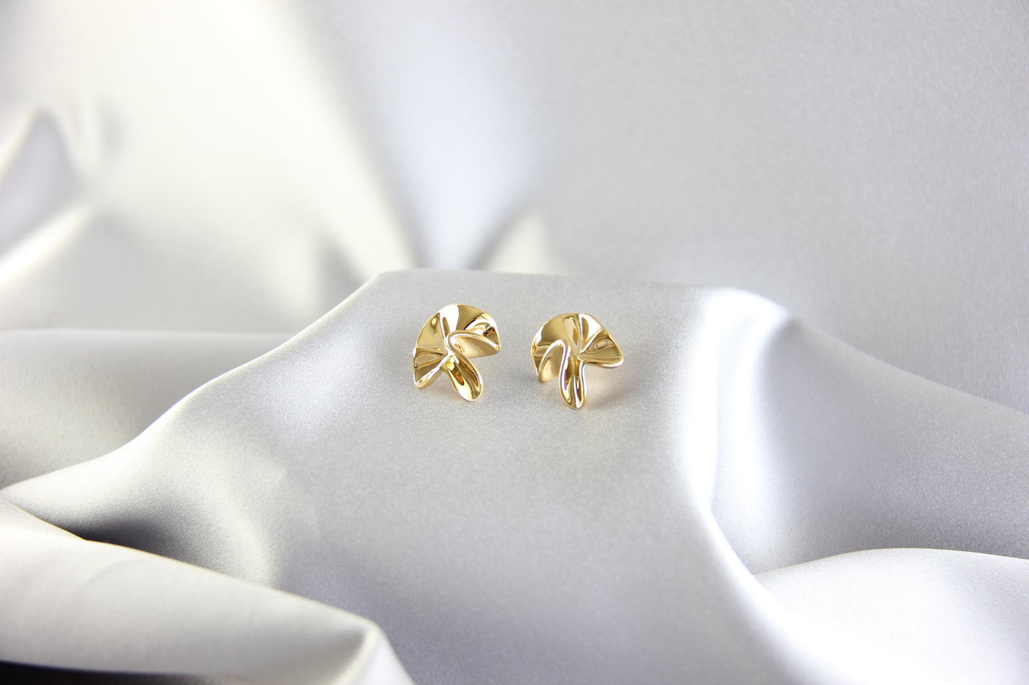 18K Gold Gift Earrings,Minimalist Earring,Dainty Gift Stud Earrings,Gold Statement Earring for Her,Handmade Earrings, Mother's Day Gifts