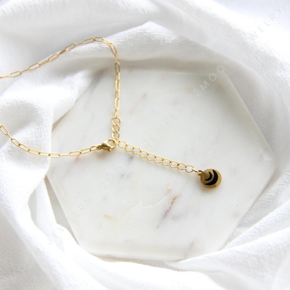 Gold initial letter necklace with a dainty pendant, perfect for personalized jewelry lovers. Elegant and minimalist custom letter necklace for everyday wear or layering. Custom letter charm necklace, a thoughtful gift for friends, bridesmaids or mom.
