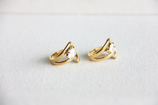 Statement gold zircon ring, perfect for stacking or wearing solo. Minimalist design with sparkling zircon on stainless steel band, ideal for everyday wear or gifting. Unique gift for friend, mom or loved ones.