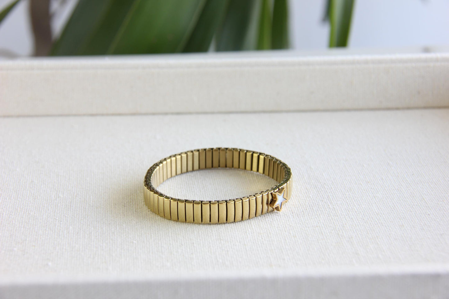Gold Elastic Love Charm Bracelet, Stainless Steel Elastic Bracelets Bangles for Women Star Heart, Stretch Waterproof Gold Bangle for Mom