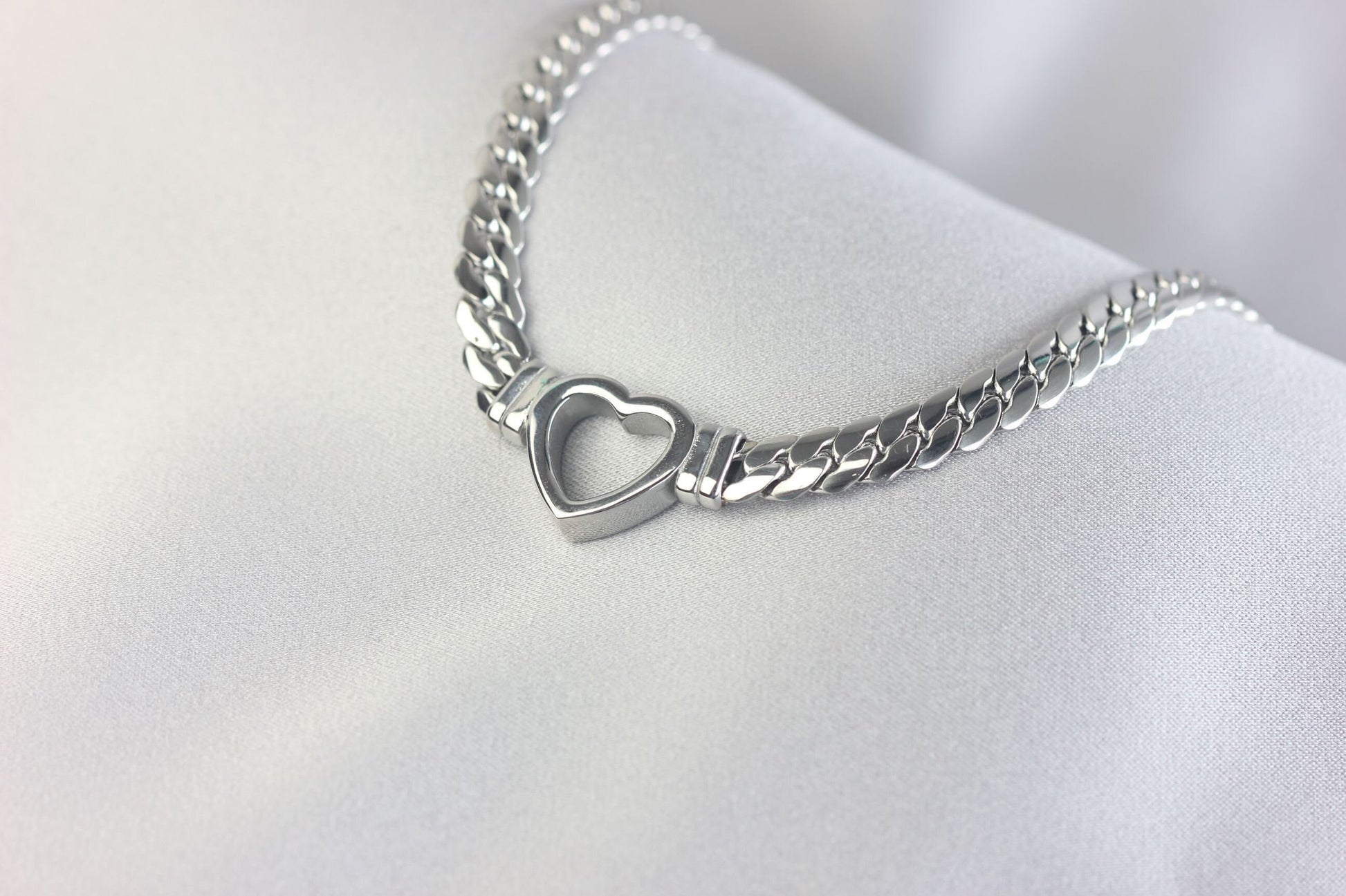 Cuban Link Chain Heart Necklace Braided Woven Cuban Chain Waterproof Chubby Thick Heart Chain Necklace for Women Handmade Jewelry Gift Mom