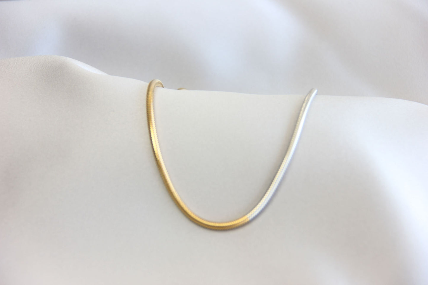 Beautiful harmony between silver and gold colors in 18k gold plated stainless steel chain. This Duo Color Chain Gold Necklace will complete your style easily! Perfect gift for friend, mom or for yourself!