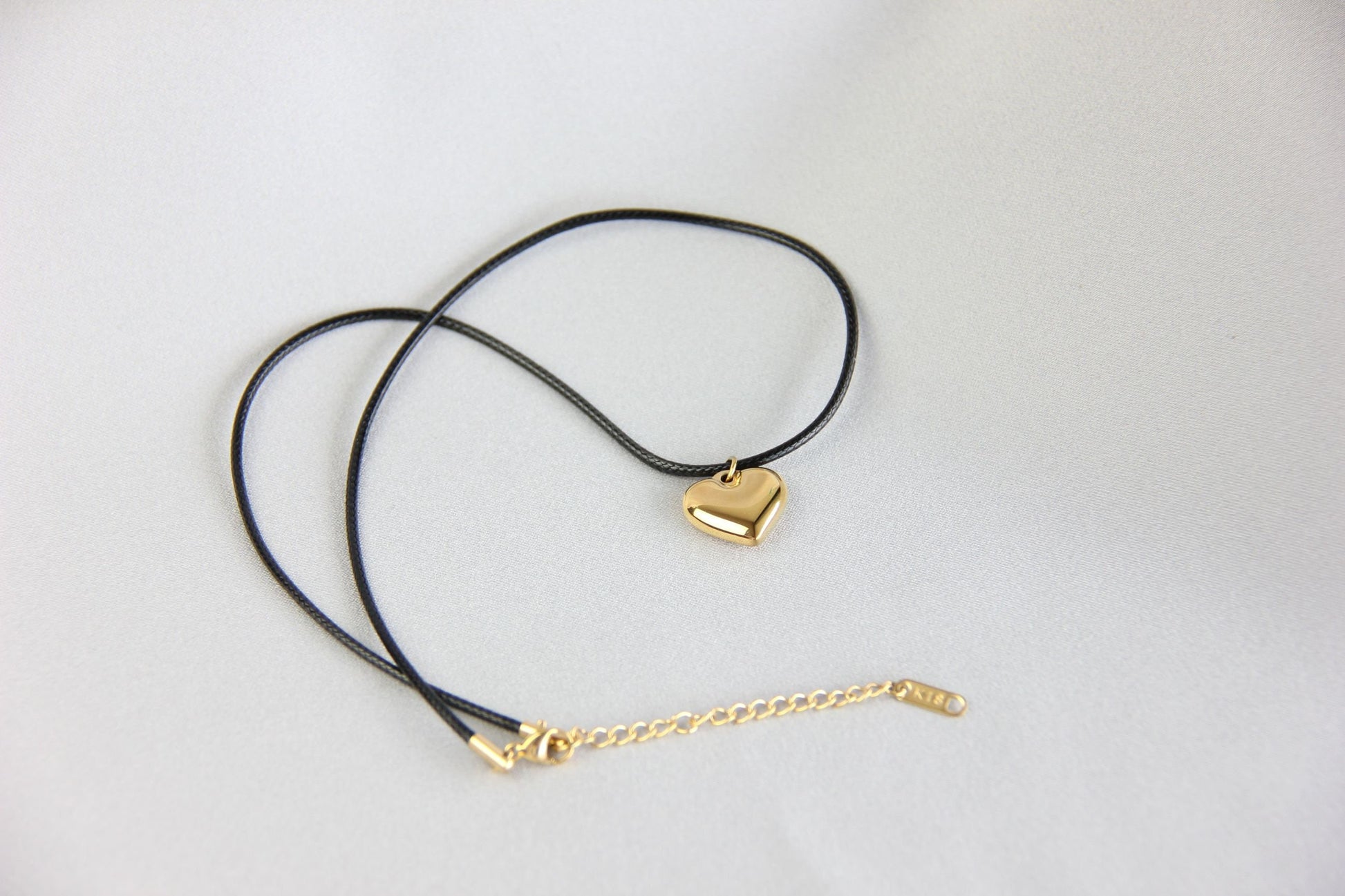 Unique Fluffy Gold Heart Love Pendant Necklace, perfect gift for girlfriend, wife, or loved ones!