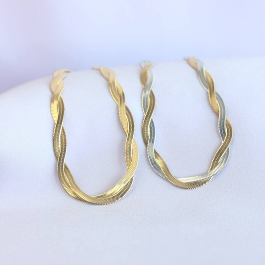 Unique Duo Color Braided Herringbone Twist Gold Chain Necklace that reflects both minimalist and statement textures. Perfect gift for friend, mom, or loved ones. Handmade unique jewelry gift ideas for her.