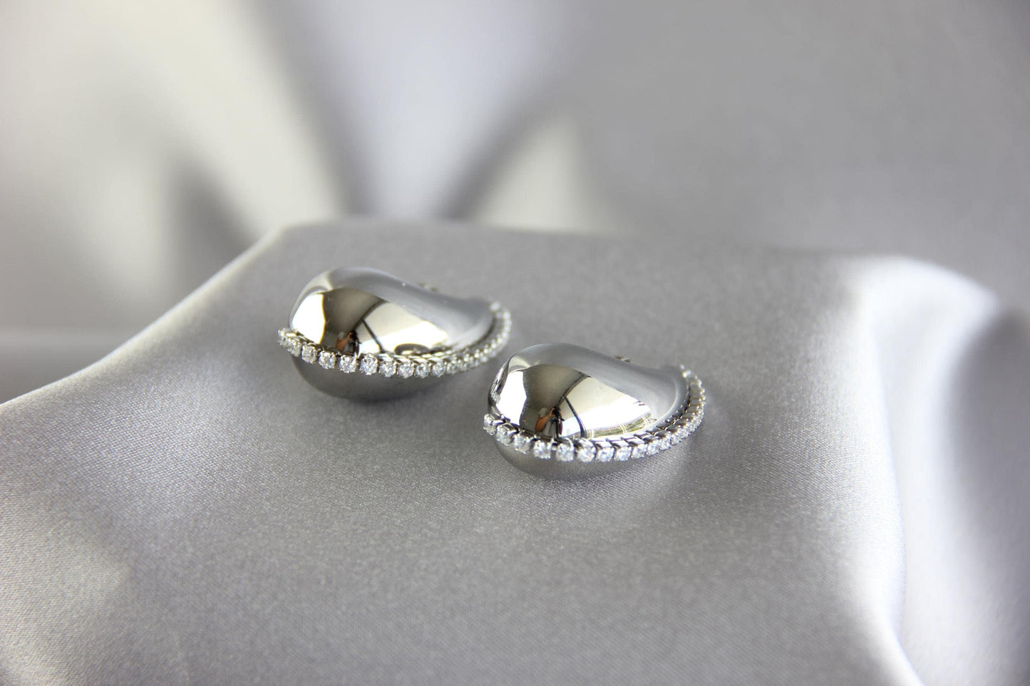 Teardrop Zirconia Stud Earring,18K Gold Modern Chunky Earring, Bold Stud Zirconia Earring,Unique Jewelry Earring,Gift for Mom,Gift for Her