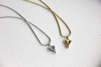 Add minimalist elegance to your look with our Dainty Gold Pendant Heart Charm Box Chain Necklace. A perfect everyday accessory that radiates love and style! Perfect gift for her! Unique gift ideas for mom.