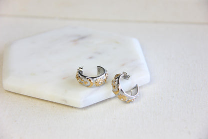 Simple modern and sophisticated. These Celestial Minimal Gold Stud Hoops will be the perfect choice for daily use and also for special days. Lightweight, dainty and comfortable jewelry to wear. Perfect gift for friend, mum, bridesmaid or bestie!