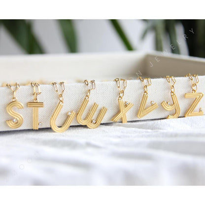Gold initial letter necklace with a dainty pendant, perfect for personalized jewelry lovers. Elegant and minimalist custom letter necklace for everyday wear or layering. Custom letter charm necklace, a thoughtful gift for friends, bridesmaids or mom.